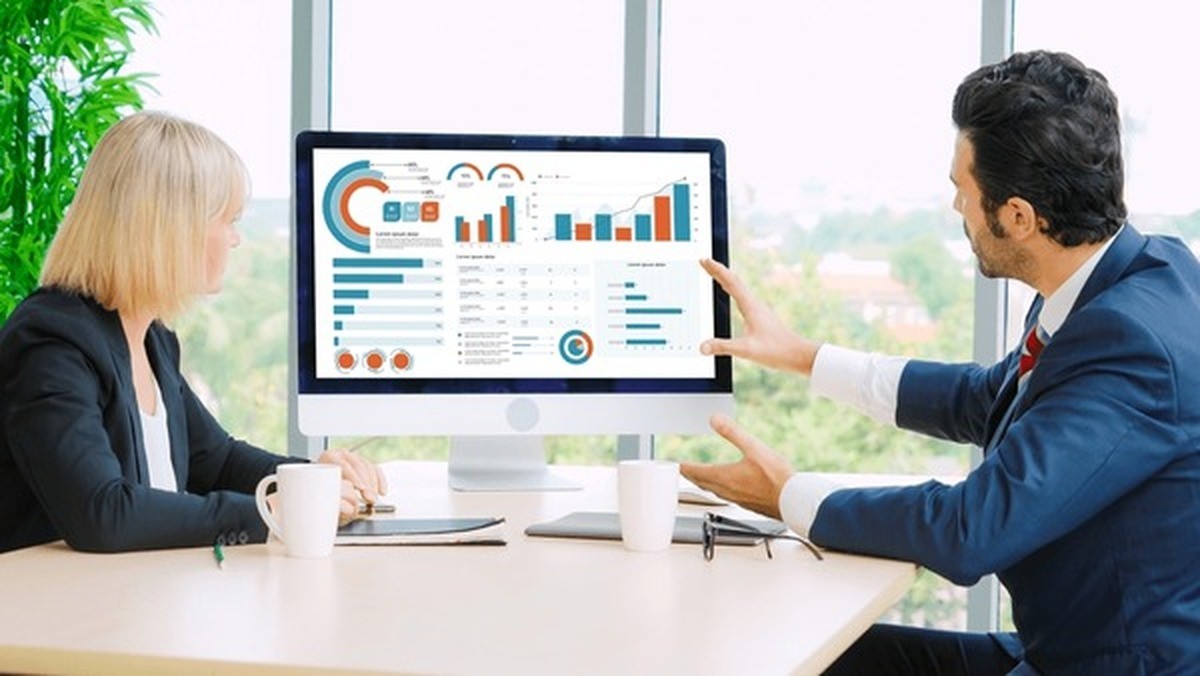 IroxPro team working together